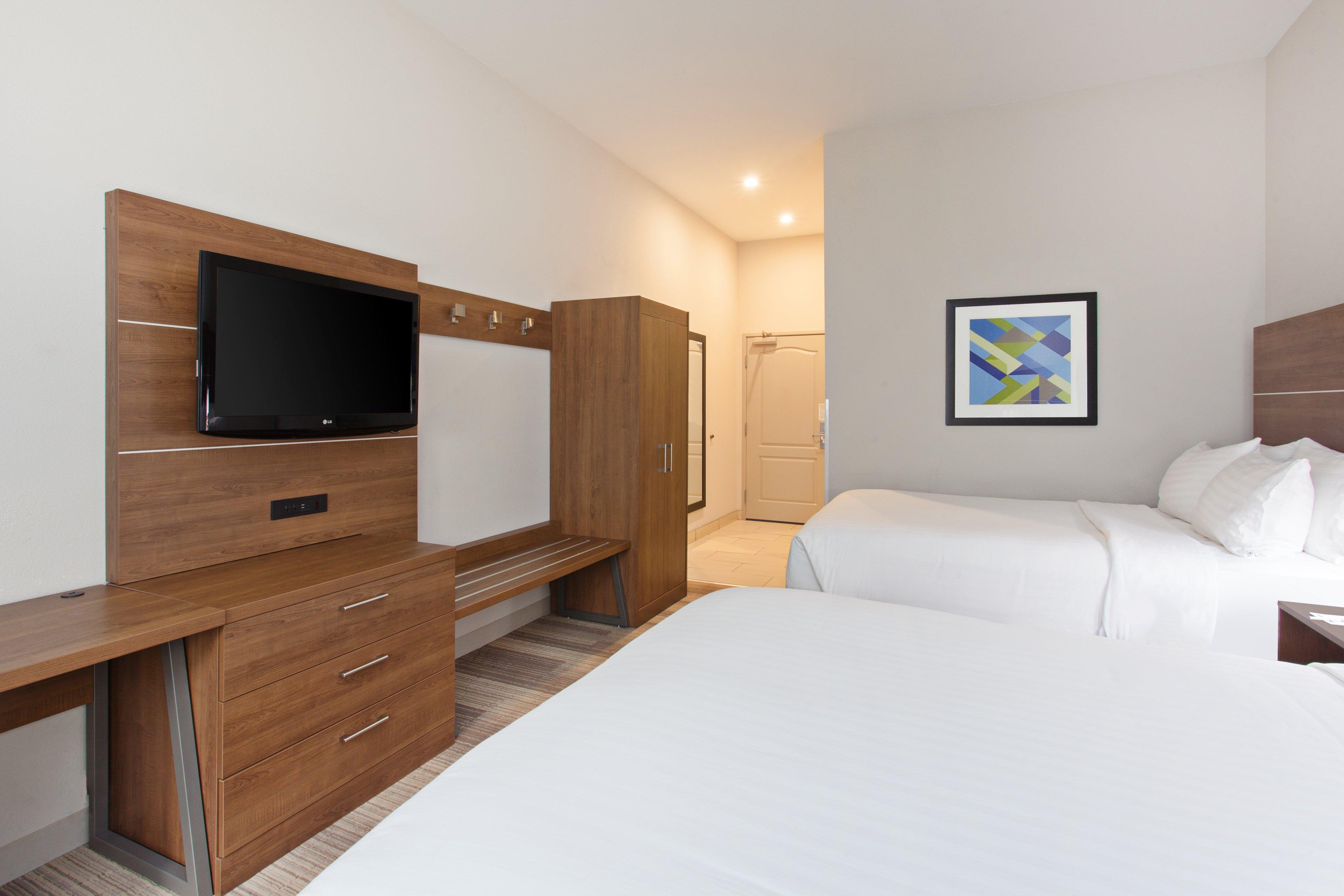Holiday Inn Express & Suites Corona, An Ihg Hotel Екстер'єр фото